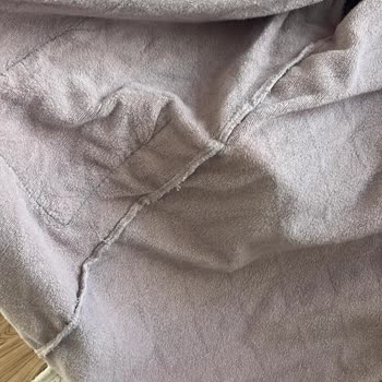 Gri Bornozda Renk Atması Ve Faturasız İade Reddi