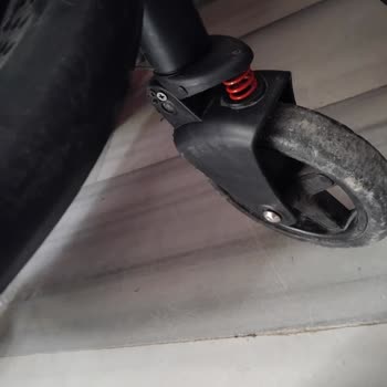 Garanti Kapsamındaki Bebek Arabasının Kırılan Tekerleği İçin 4 Aylık Çözüm Bekleyişi