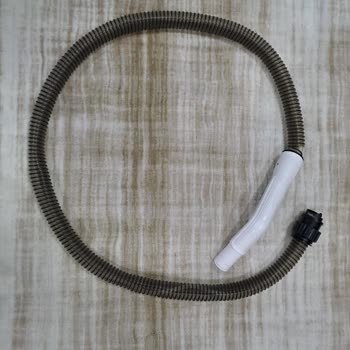 Kiwi Halı Ve Koltuk Yıkama Makinesinin Hortumu Aniden Koptu