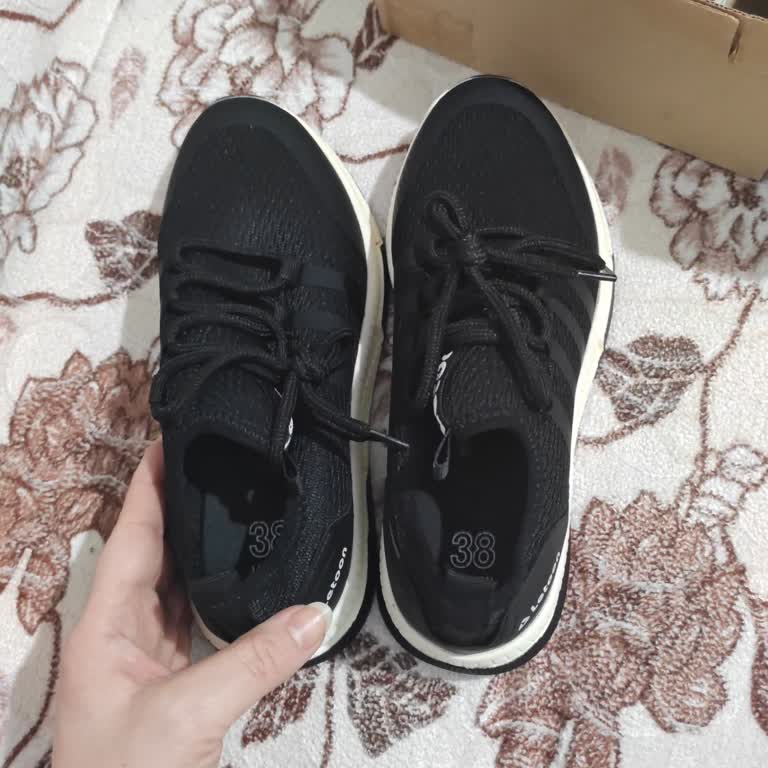 İki Sağ Ayak Gönderildi, Sipariş Numarasız Hediye Çözüm Bekliyor