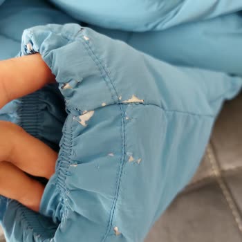 Mavi Montum Kol Ve Yaka Kısımları Bir Yılda Soyulmuş