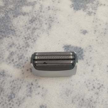 Afeitadora Panasonic ES7036S tiene la rejilla dañada, solicito asistencia