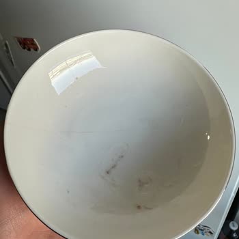 Kalitesiz Bilbao Yemek Takımı Kısa Sürede Çatlayıp Çözülüyor