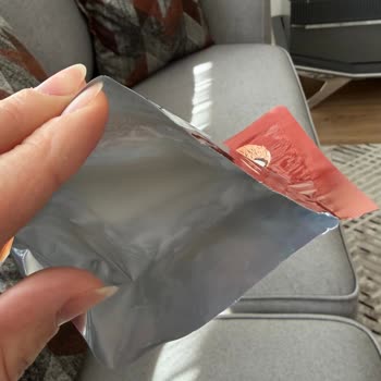 Bee Beauty Nemlendirici Maskede Kağıt Yok