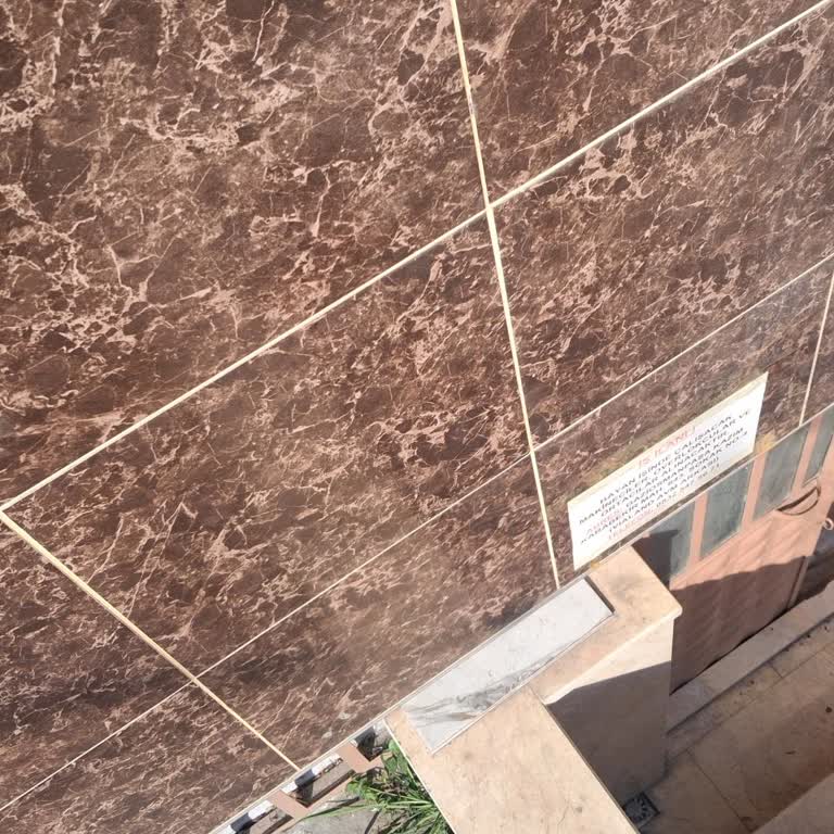 Alt Kat Konfeksiyon Atölyesinden Gelen Sigara Dumanı Ve Geç Saat Gürültüsü