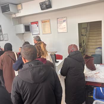 Gaziantep Karataş Aras Kargo Şubesinde Personel Eksikliği Ve Uzun Bekleme