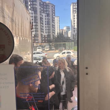 Gaziantep Karataş Aras Kargo Şubesinde Personel Eksikliği Ve Uzun Bekleme