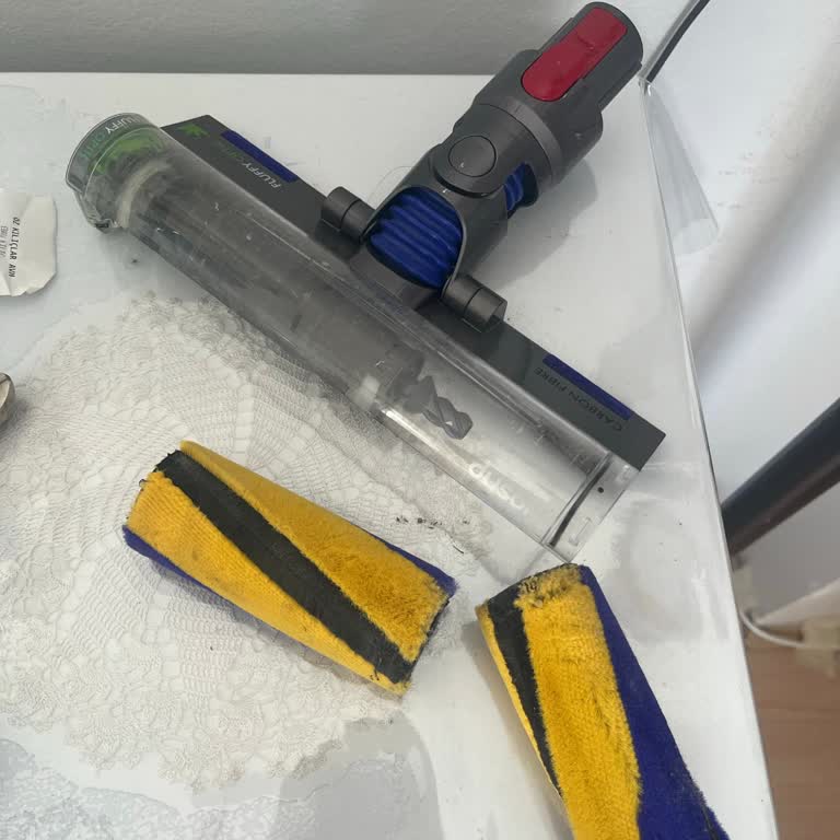 Dyson V15 Detect LED Başlığındaki Rulonun Kendi Kendine Kırılması Garanti Dışında Bırakıldı