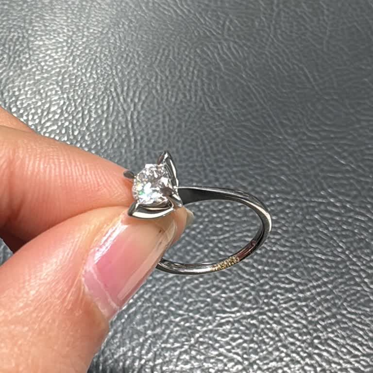 Atasay Mağazasında Sipariş Olduğu Tektaş Yüzüğün Hazır Çıkması Ve Hediye Kolyenin Verilmemesi