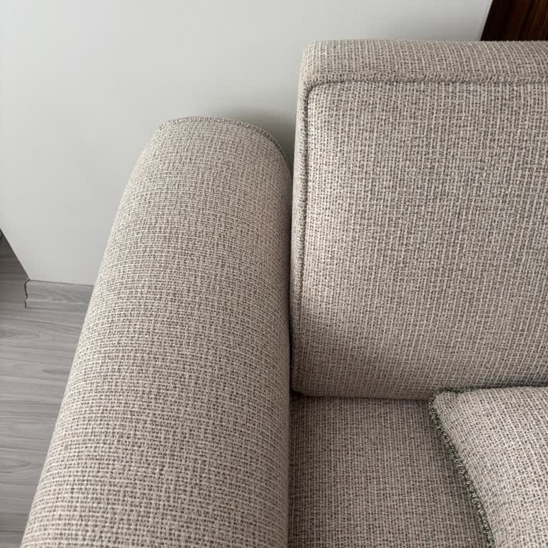 Leviosa Mağazasında Sünger Çöken Koltuk Takımı Ve Kopuk Servis İletişimi