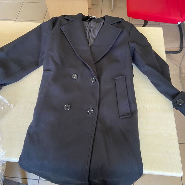 Yanlış Ürün Gönderimi: Elbise Yerine Kaban Alındı