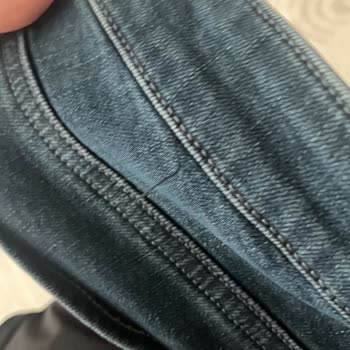 Etiketli Kot Pantolonda Dikiş Hatası Mağaza Değişim İsteyişini Reddetti