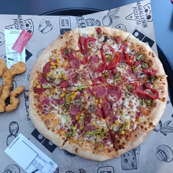 İncecik Hamurlu, Eksik Malzemeli Ve Tavuksuz Domino's Pizzasına 680 TL İade Talebi