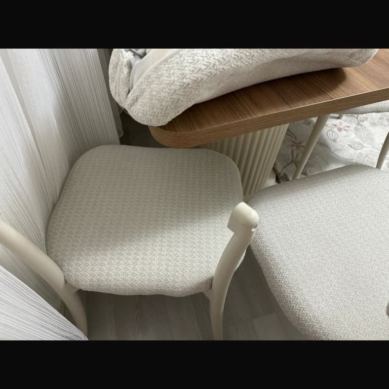 Kırık Sandalyeler, Yanlış Montaj Ve Leke Tutmayan Koltuk Takımı İçin Hızlı Çözüm Talebi