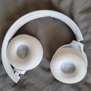 JBL Kulaklık Parçası Kısa Sürede Kırıldı, Garanti Şüpheli
