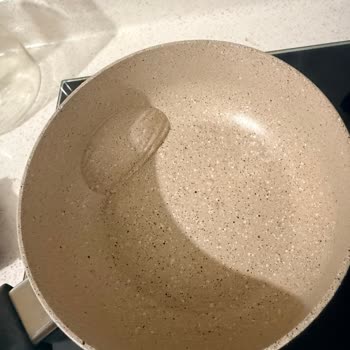 Karaca Züccaciye Ürünlerinde Sürekli Kusur Tencere Seti Kaplaması Kabardı, Değişim Ya Da İade Talebi