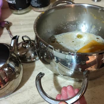 Schafer Çelik Tencere Sapının Ani Kopması İftar Masasında Tehlikeye Düşürdü