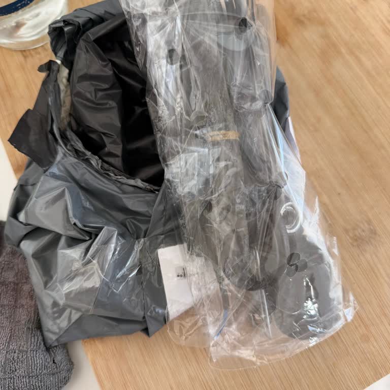 Beş Abajur Siparişinde Dört Ürün Eksik, Kargo Takibi Yok Ve Ödeme Bloke