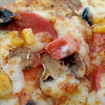 Küflü Sucuklu Pizza Sağlık Riski Ve Hayal Kırıklığı