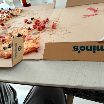 Küflü Sucuklu Pizza Sağlık Riski Ve Hayal Kırıklığı