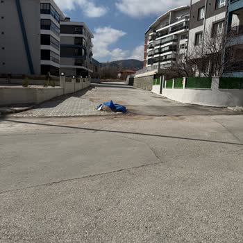 Anayolda Tehlikeli Rögar Kapağı Hızla Düzeltmeli