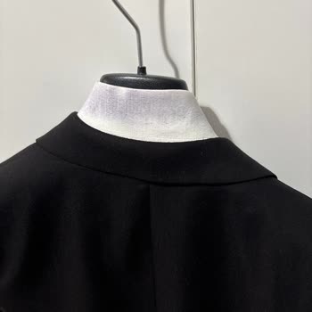 Damat Takım Elbisesi Boya Sızdırıyor, Gömlekler Mahvoldu