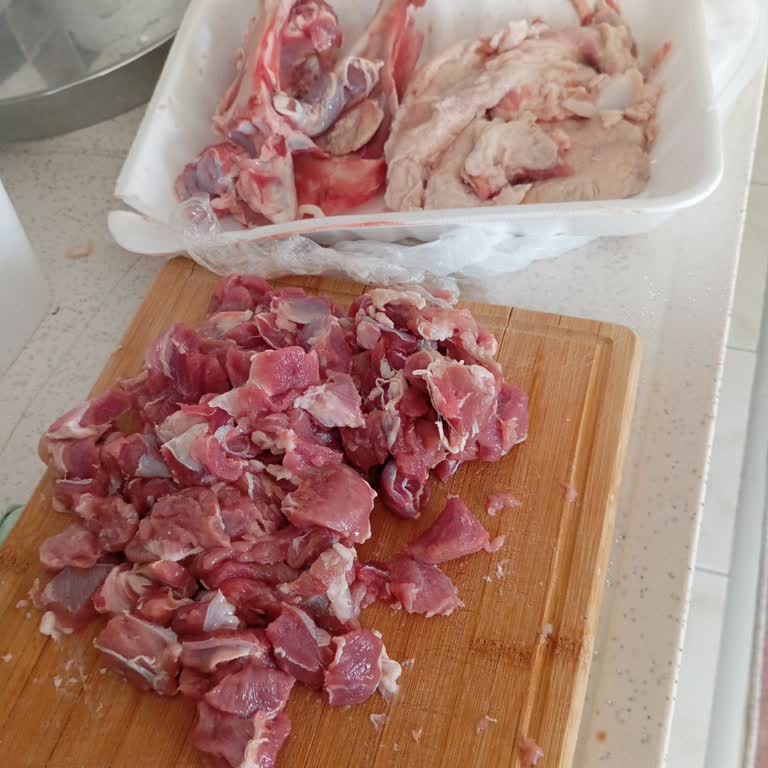 Kuzu Eti İçerisinde Ağırlıklı Olarak Deri Ve Kemik Görmek Hayal Kırıklığı Yaratıyor