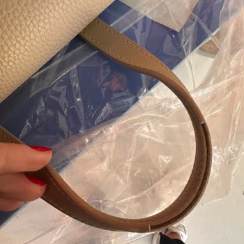 Kulpları Soyulan Ted Baker Çantamın Değiştirilmesini Talep Ediyorum
