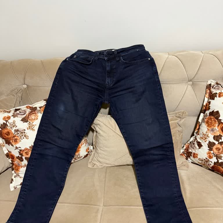 Kendi Kendine Leke Oluşan Pantolonun Değişim Talebi