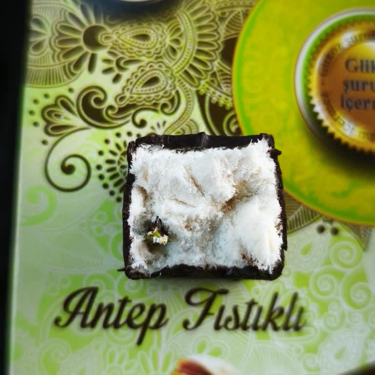 Helvacıoğlu  Çikolata Kaplı Antep Fıstıklı Çekme Helvada Fıstık Yoktu