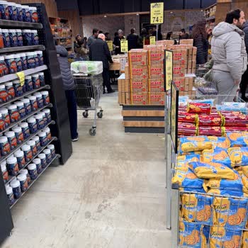 Raf Aralıkları Dar, Alışverişte Sıkışıklık Ve Konforsuz Ortam