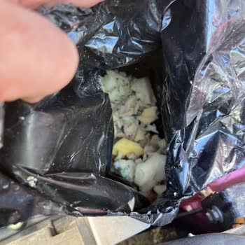 Sıfır Kilometrede Çöp Poşeti İçinde Sünger Parçaları Görmek Güveni Sarstı