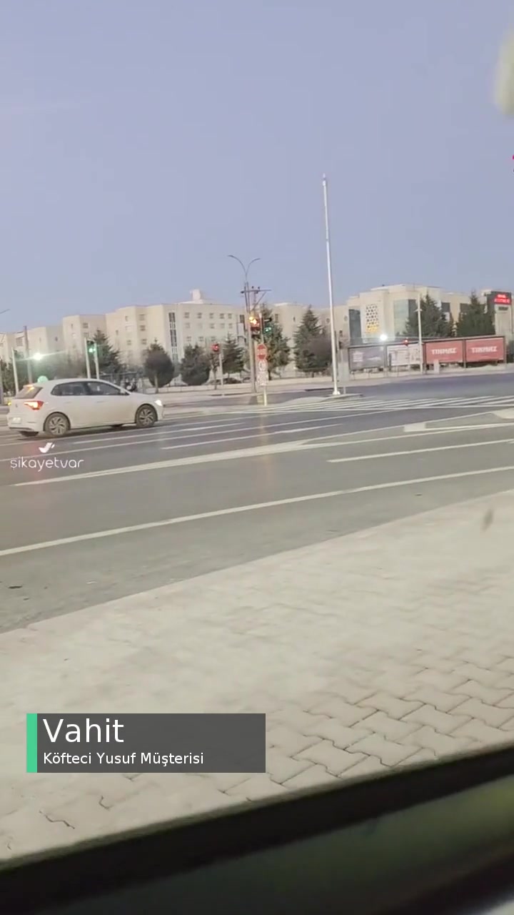 Köfteci Yusuf Konya Adliye Şubesi İftar Vakti Bizi Mağdur Etti! videonun kapak resmi