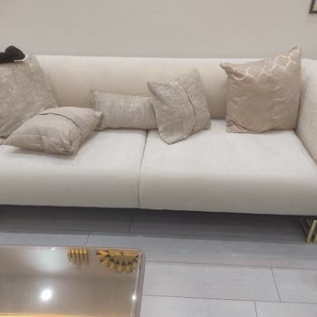 Emirgan Koltuk Takımında Renk Tutarsızlığı Ve Eksik Parçalar