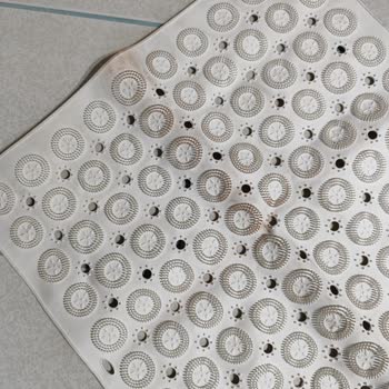 Kaydırmaz Duşakabin Paspasında Lekeli Teslimat Şikayeti