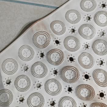 Kaydırmaz Duşakabin Paspasında Lekeli Teslimat Şikayeti