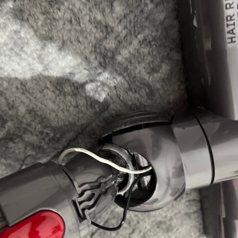 Dyson V10 Süpürge Başlığı Tekrar Kırıldı Ve Garanti Sürecinde Adaletsiz Muamele
