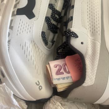 Yanlış Numara Gelen Ayakkabılar İçin Değişim Talebinde Sessiz Müşteri Hizmeti