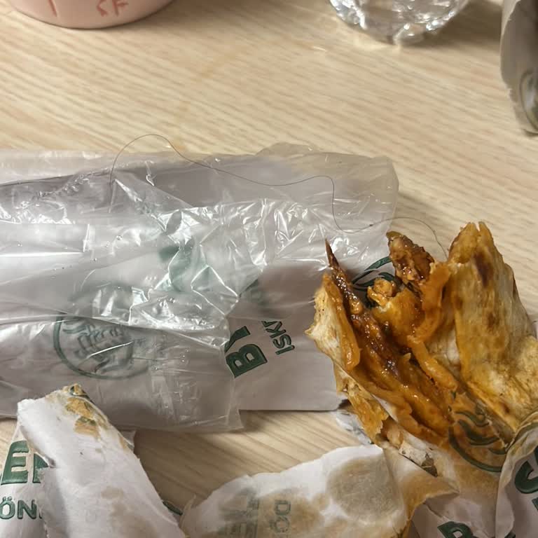 Osmaniye 328 AVM By Şölen Döner İskender Şubesinde Saç Teli Ve Gecikme Şikayeti