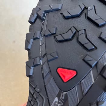 Hepsiburada'dan Gelen Defolu Salomon Ayakkabı