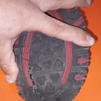 İki Ayda Kırılan Ayakkabı Garantiden Çıkarıldı Ve Mağaza Güvenimi Sarsıyor