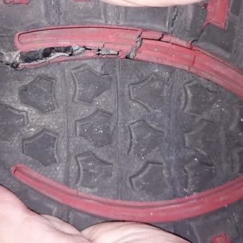 İki Ayda Kırılan Ayakkabı Garantiden Çıkarıldı Ve Mağaza Güvenimi Sarsıyor