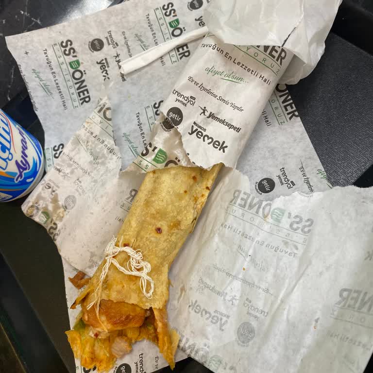 İçinden İp Çıkan Döner: Hijyen İhlali Ve İlgisiz Tepki