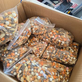 Sipariş Edilen Lüks Çerezler Yerine Kalitesiz Çekirdek Ve Mısır Gönderildi