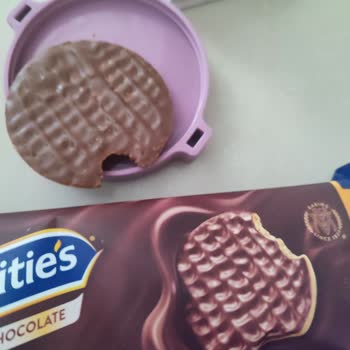 Ülker Mcvities Ürünün Fare Isırığı İzleri Ve Eksik Parça Üzerine Hijyen Şikayeti