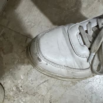 Ayakkabının 10 Ay İçinde Ağır Aşınması Ve Koku Problemi Değişim Talebim Reddedildi