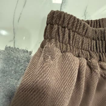 Betushe Boutique Pantolonunun Üçüncü Giyimde Yırtılması Ve Cevapsız İletişim