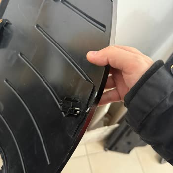 Mercedes EQE Ön Panjurunun Kırılması Ve DHL İhmali Nedeniyle Tazminat Talebi