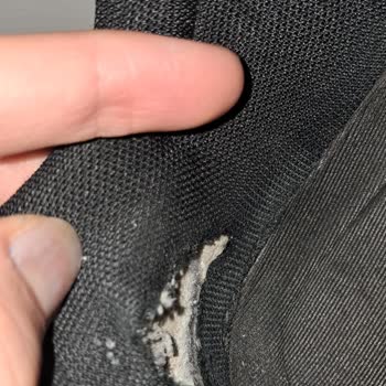 2 Yıllık Garanti Verilen Ayakkabının 6 Ayda Tabanı Eritildi, Mağaza Kullanıcı Hatası Diyor