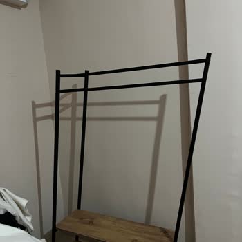 Trendyol'da Konfeksiyon Askısının Düşmesi Ve Çocuk Güvenliği Riski